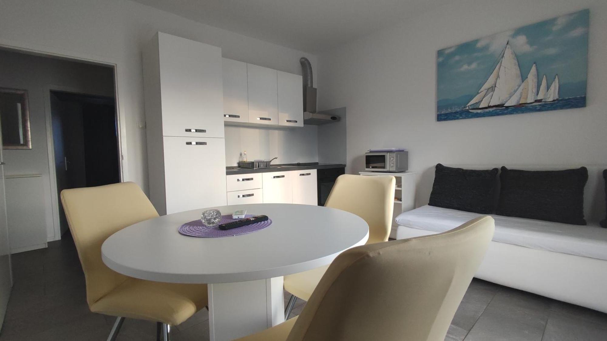 Apartment Providenca - - Close To